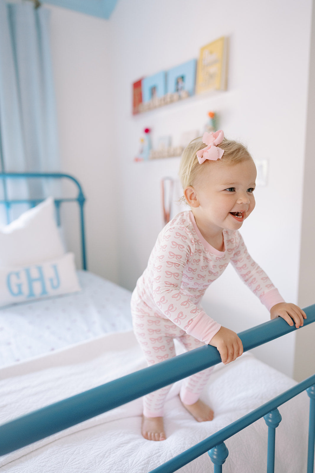 2-Piece Pajamas - Bow