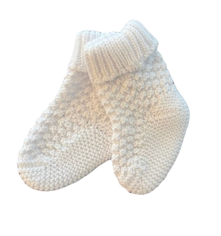 Pebble Stitch Booties